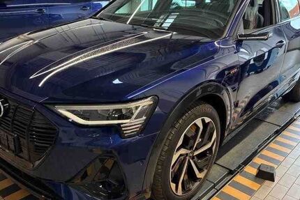 Audi e-tron 40.000 km 40.830 &euro; Mainburg 84048