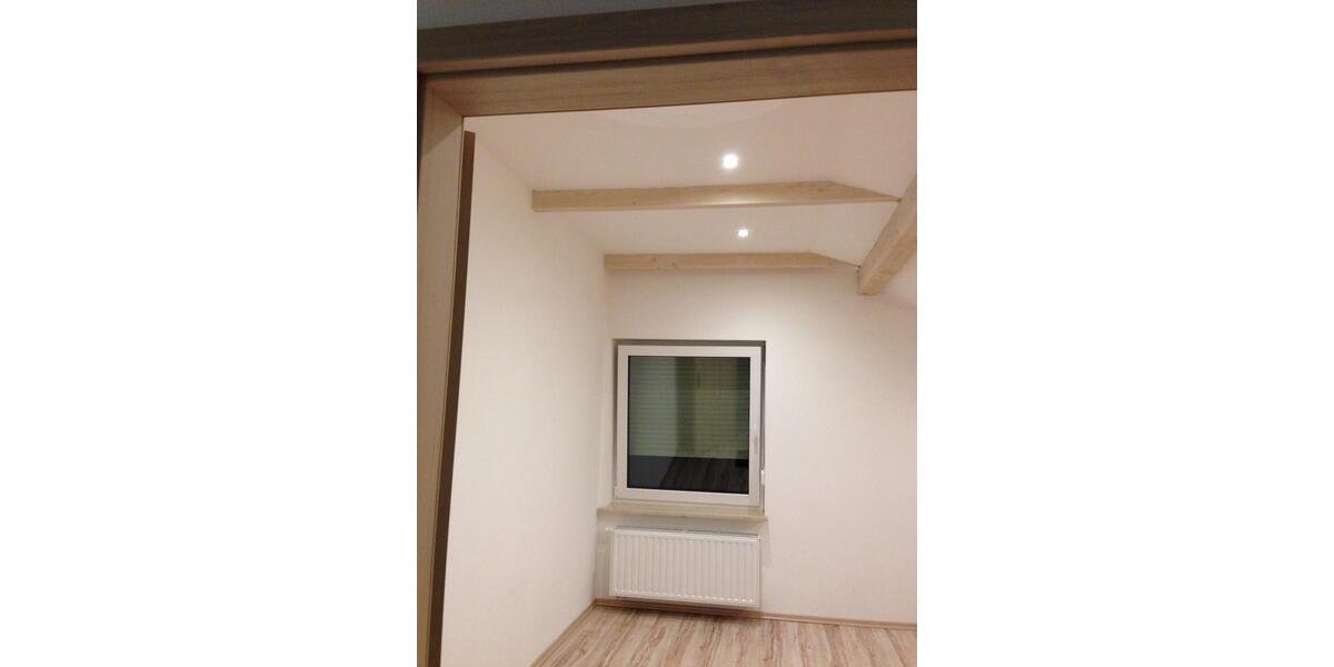 Dachgeschoßwohnung Weichering - 1 Zimmer, 25 m&sup2;, 300&euro; | Angebot:26447535