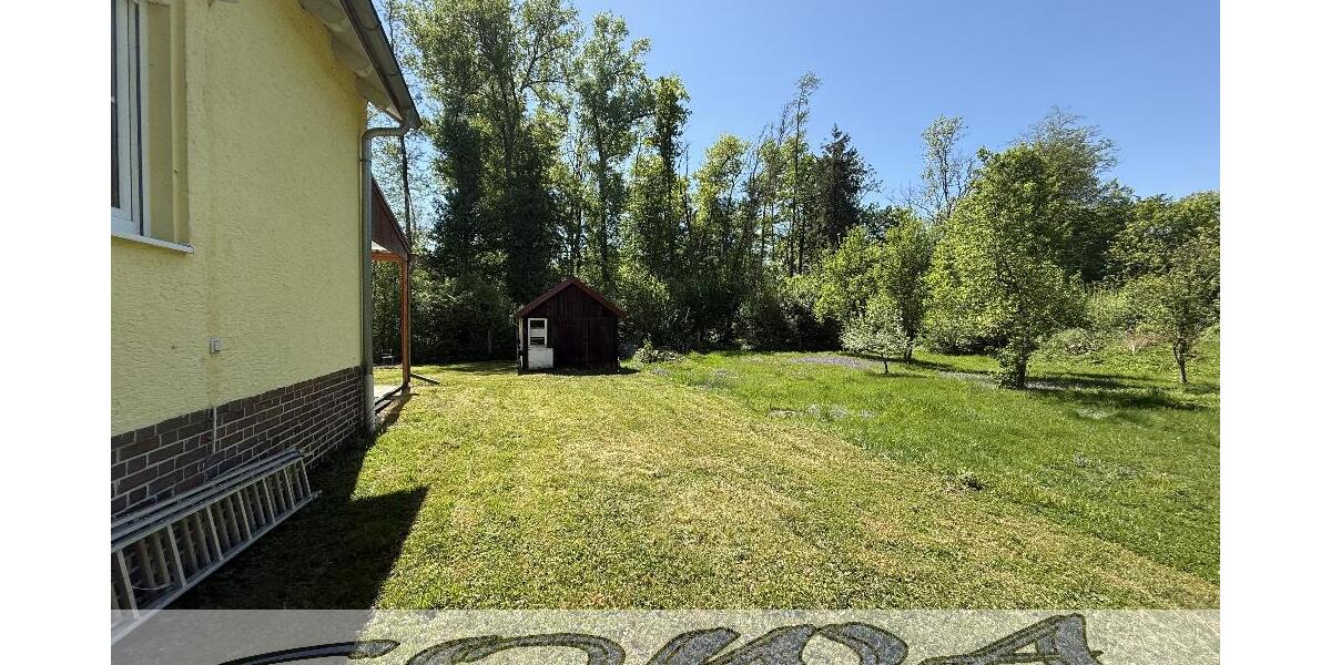 Attraktives Haus mit Ausbaupotential und mit großzügigem Grundstück und Waldfläche in Weichering - Ein Objekt von Ihrem Immobilienpartner SOWA Immobilien und Finanzen - Einfamilienhaus Weichering | Angebot:26060386