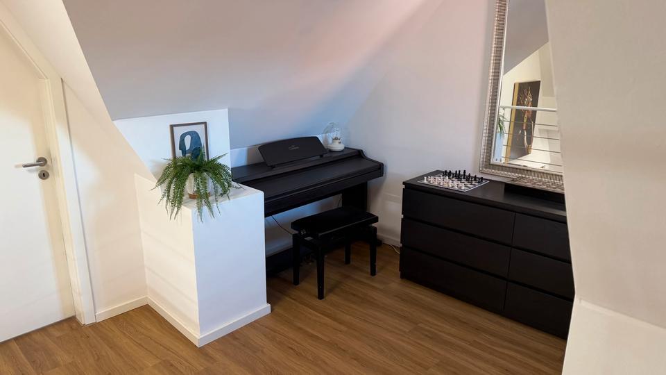 Dachgeschoßwohnung Ingolstadt - 4 Zimmer, 122 m&sup2;, 2.800&euro; | Angebot:26422226