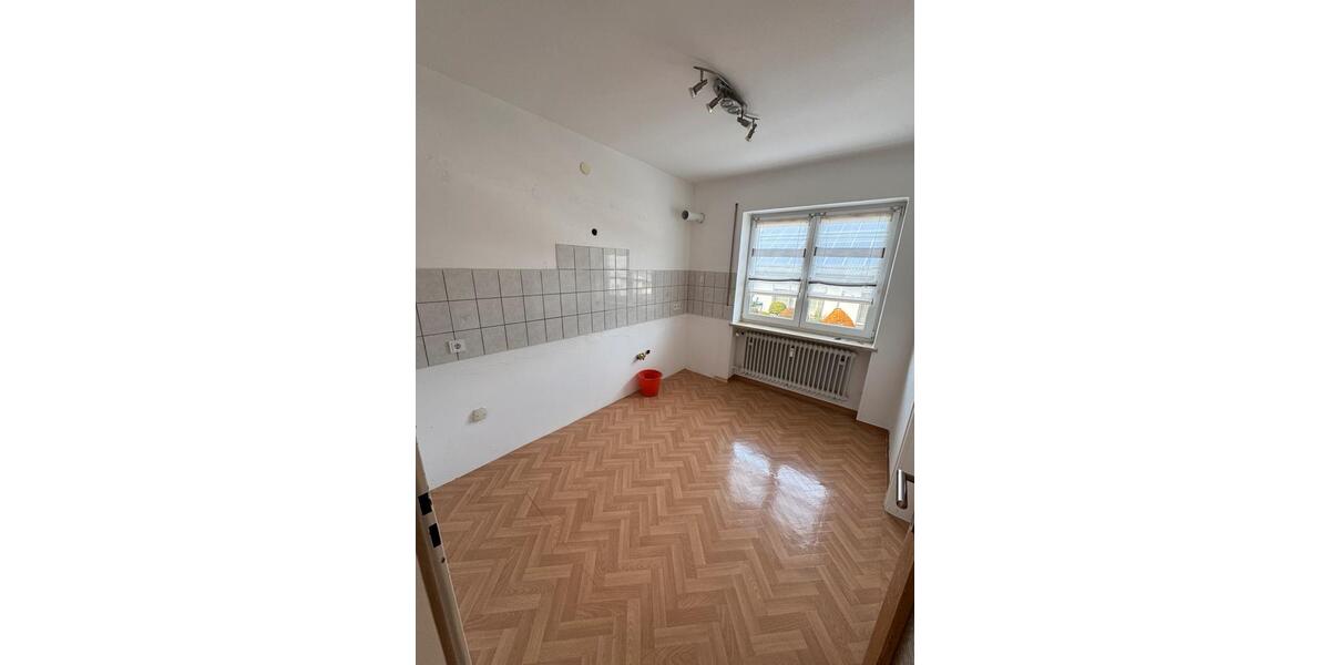 Etagenwohnung Wettstetten - 5 Zimmer, 120 m&sup2;, 1.700&euro; | Angebot:24430414