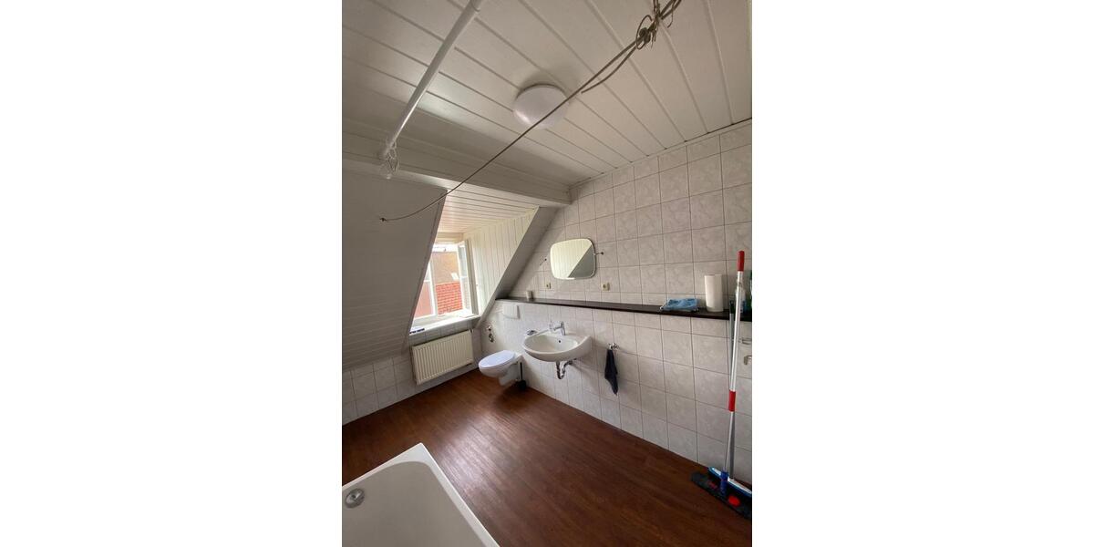 Dachgeschoßwohnung Ingolstadt - 3 Zimmer, 95 m&sup2;, 1.200&euro; | Angebot:26648208