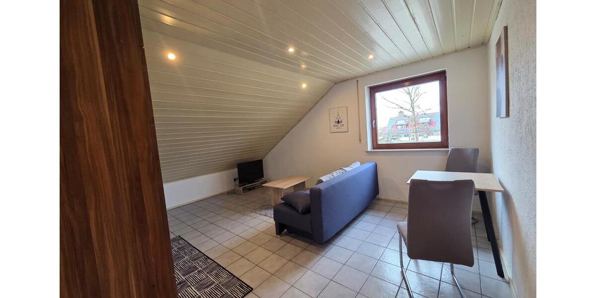 Dachgeschoßwohnung Karlskron - 2 Zimmer, 38 m&sup2;, 780&euro; | Angebot:26450012