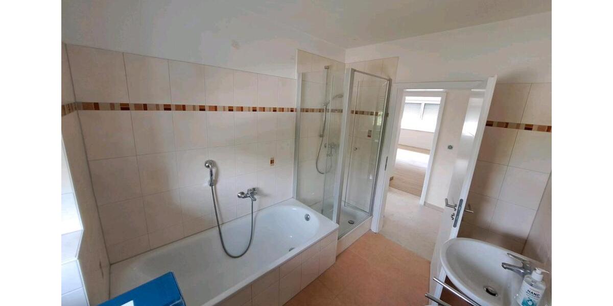 Erdgeschoßwohnung Großmehring - 4 Zimmer, 115 m&sup2;, 1.570&euro; | Angebot:27609518