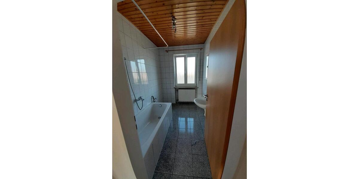 Etagenwohnung Königsmoos - 3 Zimmer, 87 m&sup2;, 850&euro; | Angebot:26409774
