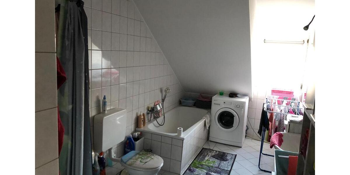 Dachgeschoßwohnung Ingolstadt Nordost - 4 Zimmer, 88 m&sup2;, 880&euro; | Angebot:25923228