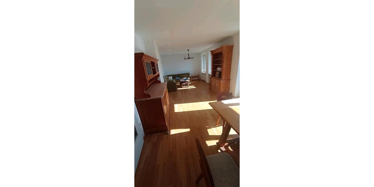 Etagenwohnung Ingolstadt - 7 Zimmer, 208 m&sup2;, 410&euro; | Angebot:26403657