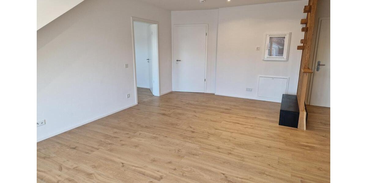 Dachgeschoßwohnung Ingolstadt - 2 Zimmer, 63 m&sup2;, 910&euro; | Angebot:25961669