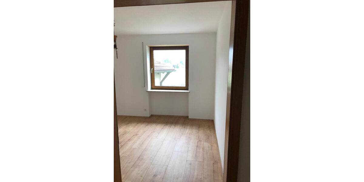 Erdgeschoßwohnung Reichertshofen - 4.5 Zimmer, 120 m&sup2;, 1.300&euro; | Angebot:25570337