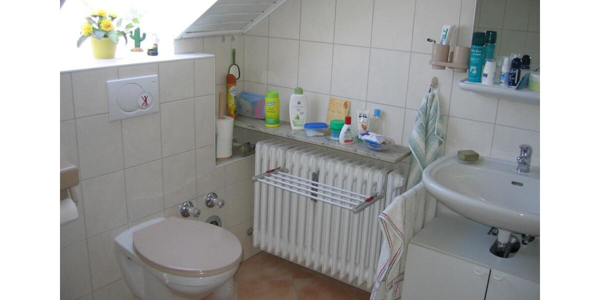 Dachgeschoßwohnung Neuburg an der Donau - 2.5 Zimmer, 86 m&sup2;, 810&euro; | Angebot:25942790