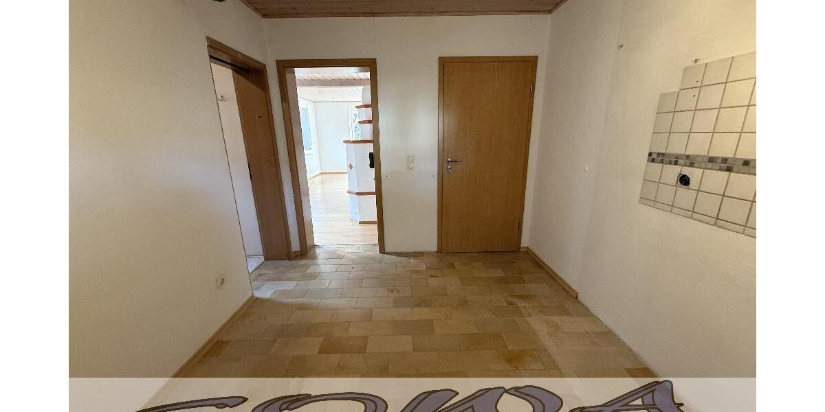 Einzugsbereit! Zentrumsnahes Einfamilienhaus mit guter Raumaufteilung und einer großen Garage im Englischen Garten in Neuburg - Ein Objekt von Ihrem Immobilienpartner SOWA Immobilien und Finanzen - Einfamilienhaus Neuburg an der Donau | Angebot:24192269
