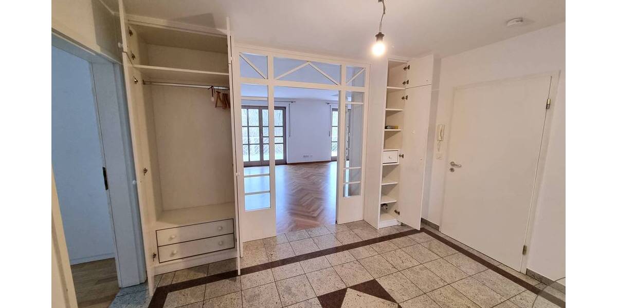 Etagenwohnung Ingolstadt Spitalhof - 3 Zimmer, 102 m&sup2;, 1.250&euro; | Angebot:26787284