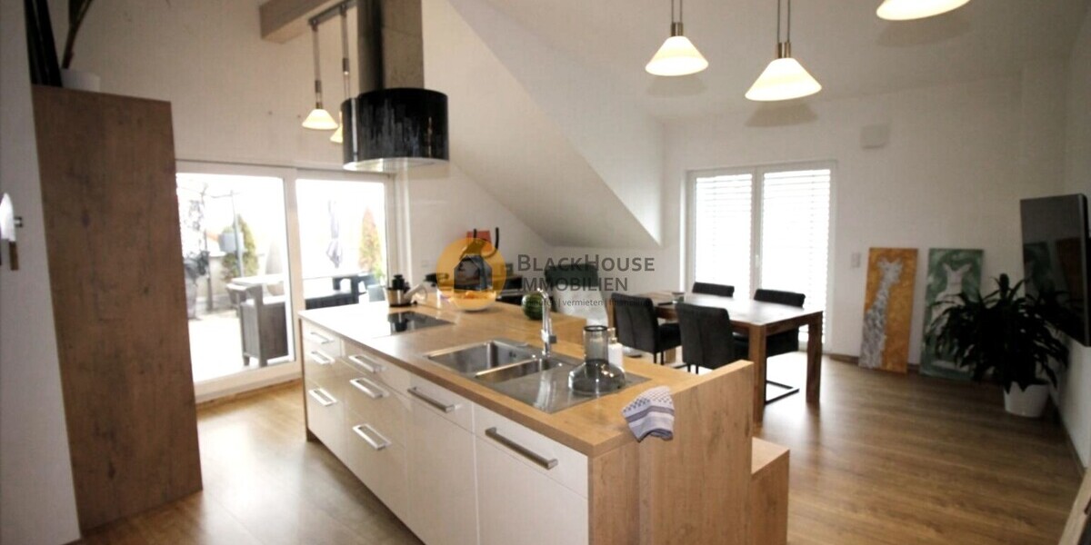 Eine Perle - Penthouse mit 100m² Dachterrasse und Platz für 4 Autos - Einfamilienhaus Wettstetten | Angebot:26652679