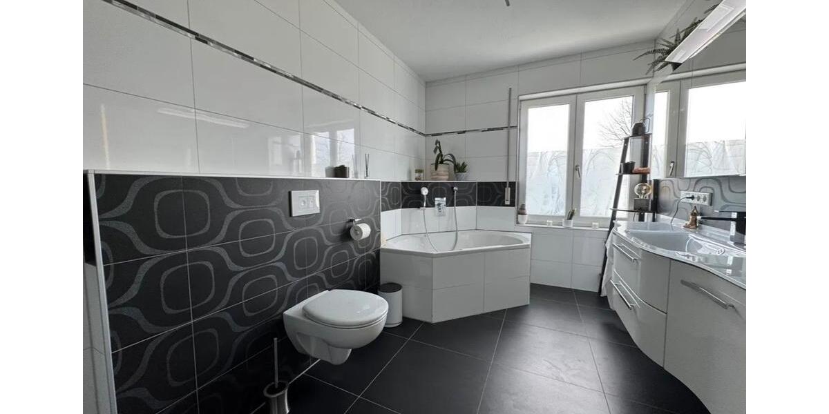 Etagenwohnung Ingolstadt - 3 Zimmer, 83 m&sup2;, 1.105&euro; | Angebot:25918878