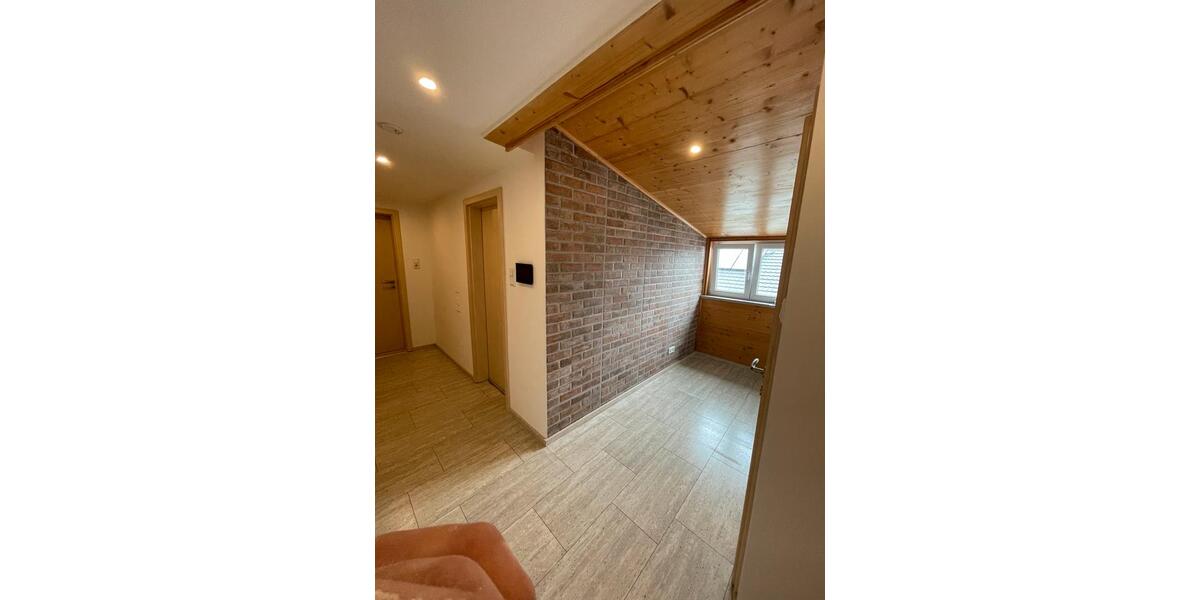 Dachgeschoßwohnung Manching - 3 Zimmer, 64 m&sup2;, 1.250&euro; | Angebot:26439424