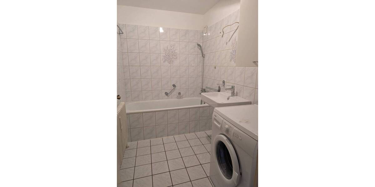 Etagenwohnung Ingolstadt Friedrichshofen-Hollerstauden - 3 Zimmer, 81 m&sup2;, 1.100&euro; | Angebot:26835511