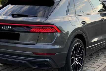Audi Q8 83.000 km 44.400 &euro; Ingolstadt 85053
