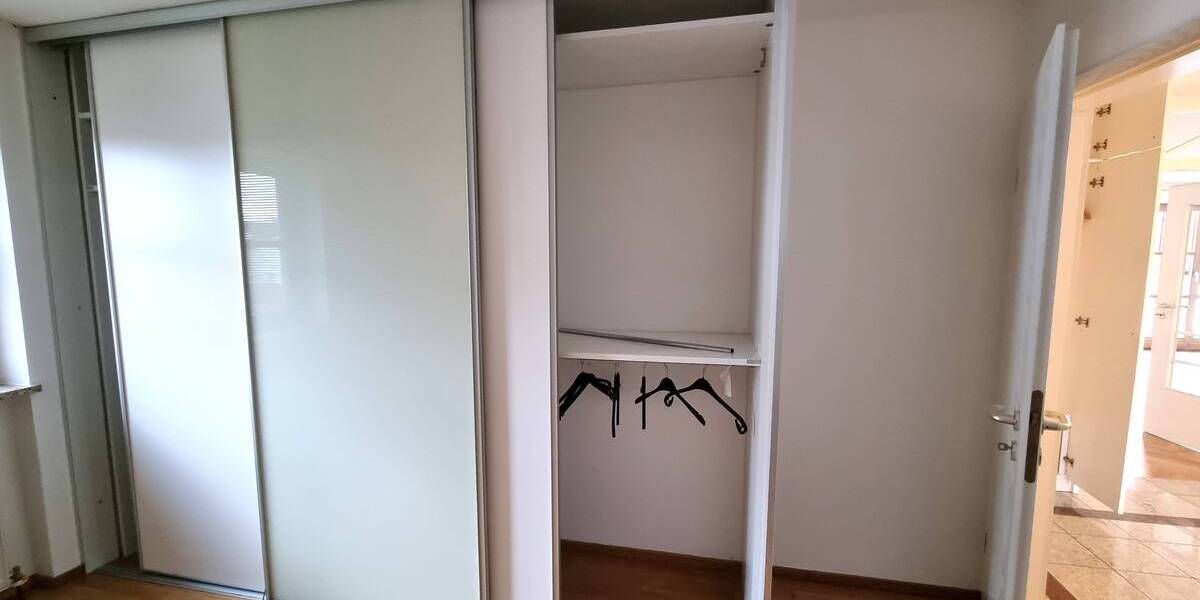 Etagenwohnung Ingolstadt Spitalhof - 3 Zimmer, 102 m&sup2;, 1.250&euro; | Angebot:26787284