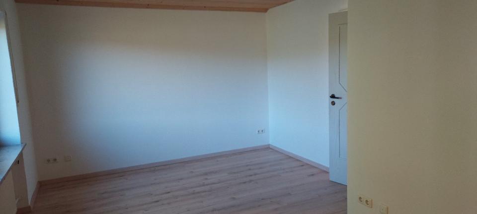 Dachgeschoßwohnung Reichertshofen - 3 Zimmer, 95 m&sup2;, 900&euro; | Angebot:26150610