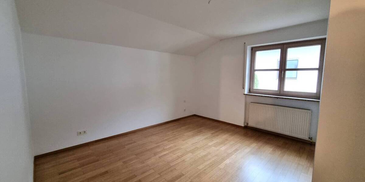 Etagenwohnung Ingolstadt Spitalhof - 3 Zimmer, 102 m&sup2;, 1.250&euro; | Angebot:26787284