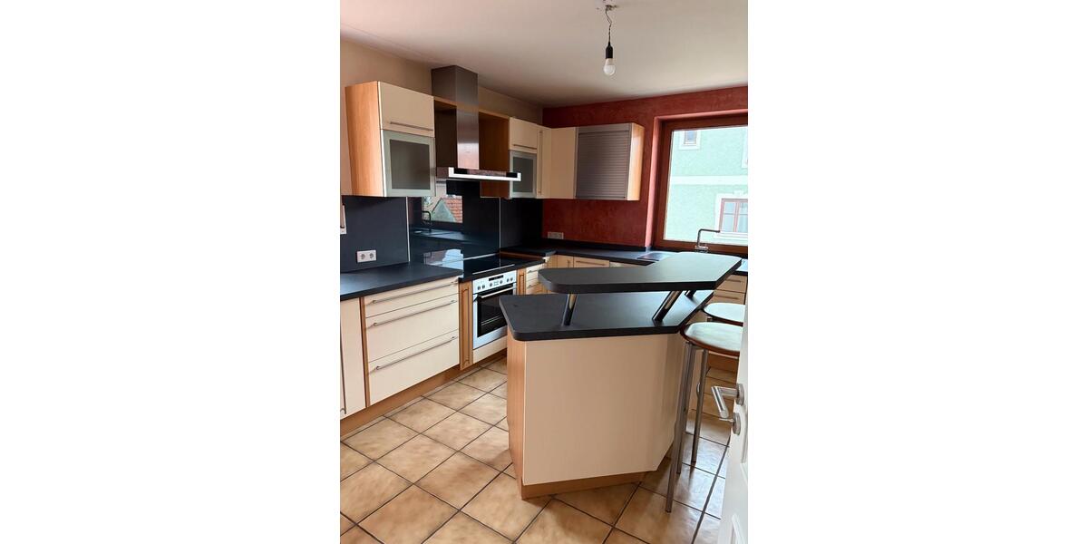 Mehrfamilienhaus, Wohnhaus Pförring - 8 Zimmer, 306 m&sup2;, 2.700&euro; | Angebot:26222982