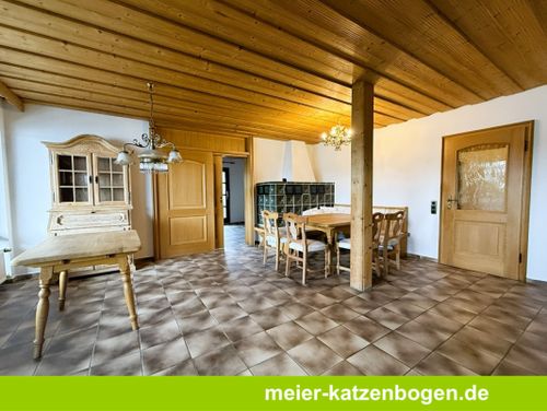 Dachgeschoßwohnung Wettstetten - 4 Zimmer, 180 m&sup2;, 1.350&euro; | Angebot:23847372