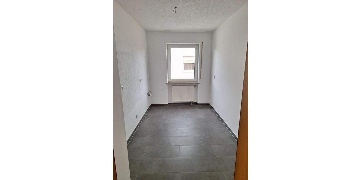Etagenwohnung Denkendorf - 4 Zimmer, 88 m&sup2;, 850&euro; | Angebot:25951807