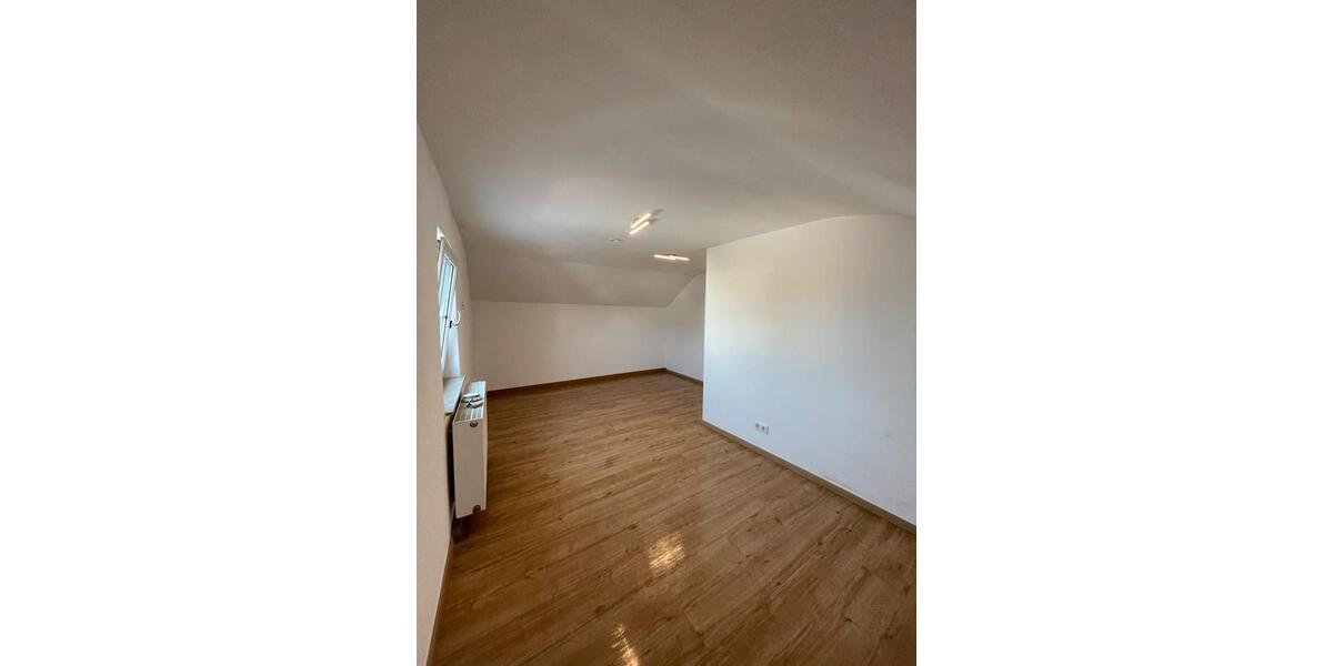 Dachgeschoßwohnung Manching - 3 Zimmer, 64 m&sup2;, 1.250&euro; | Angebot:26439424