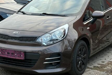 Kia Rio 127.000 km 6.100 &euro; Neustadt an der Donau 93333