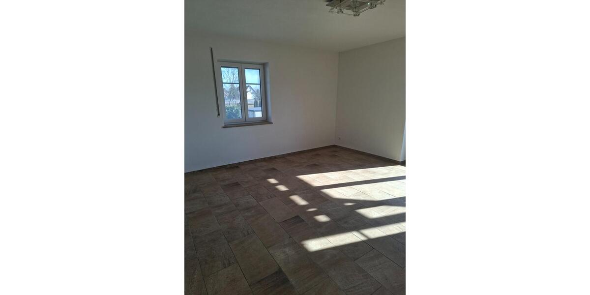 Etagenwohnung Wolnzach - 3 Zimmer, 85 m&sup2;, 790&euro; | Angebot:25256126