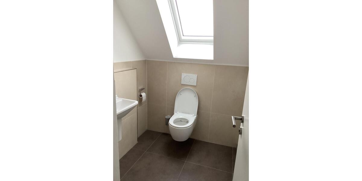 Dachgeschoßwohnung Ingolstadt Münchener Straße - 3.5 Zimmer, 91 m&sup2;, 1.300&euro; | Angebot:25838054