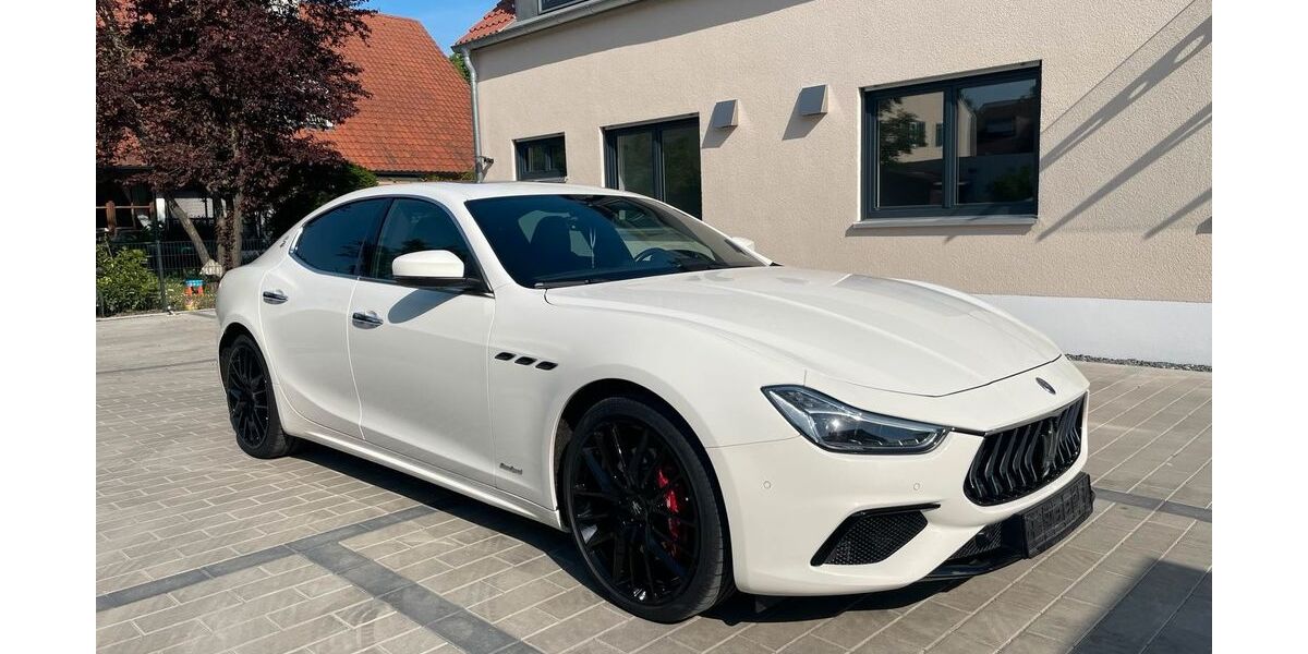Maserati Ghibli 77.000 km 43.900 &euro; Ingolstadt 85055