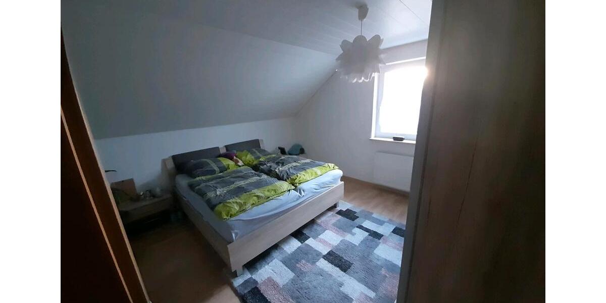 Dachgeschoßwohnung Buxheim - 3 Zimmer, 90 m&sup2;, 900&euro; | Angebot:25945372