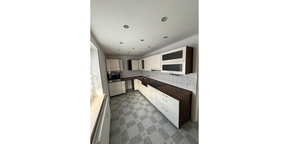 Etagenwohnung Ingolstadt Nordost - 3 Zimmer, 100 m&sup2;, 1.250&euro; | Angebot:25298354