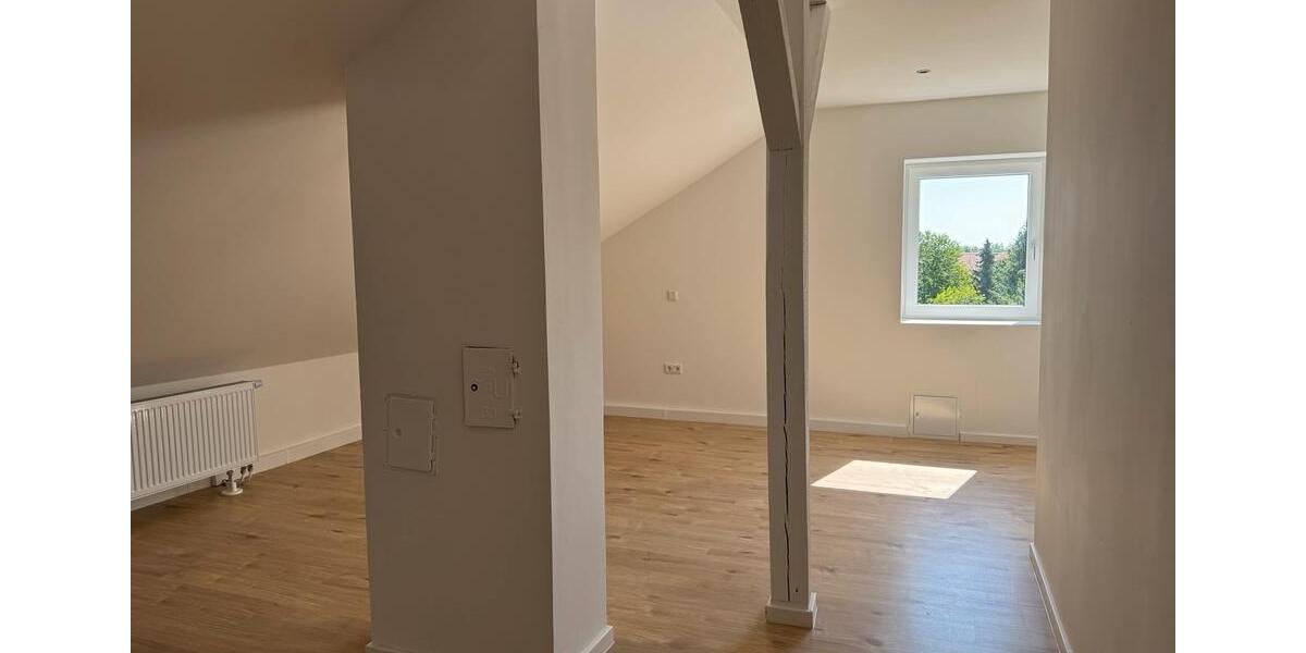 Dachgeschoßwohnung Böhmfeld - 3 Zimmer, 85 m&sup2;, 1.150&euro; | Angebot:25218988