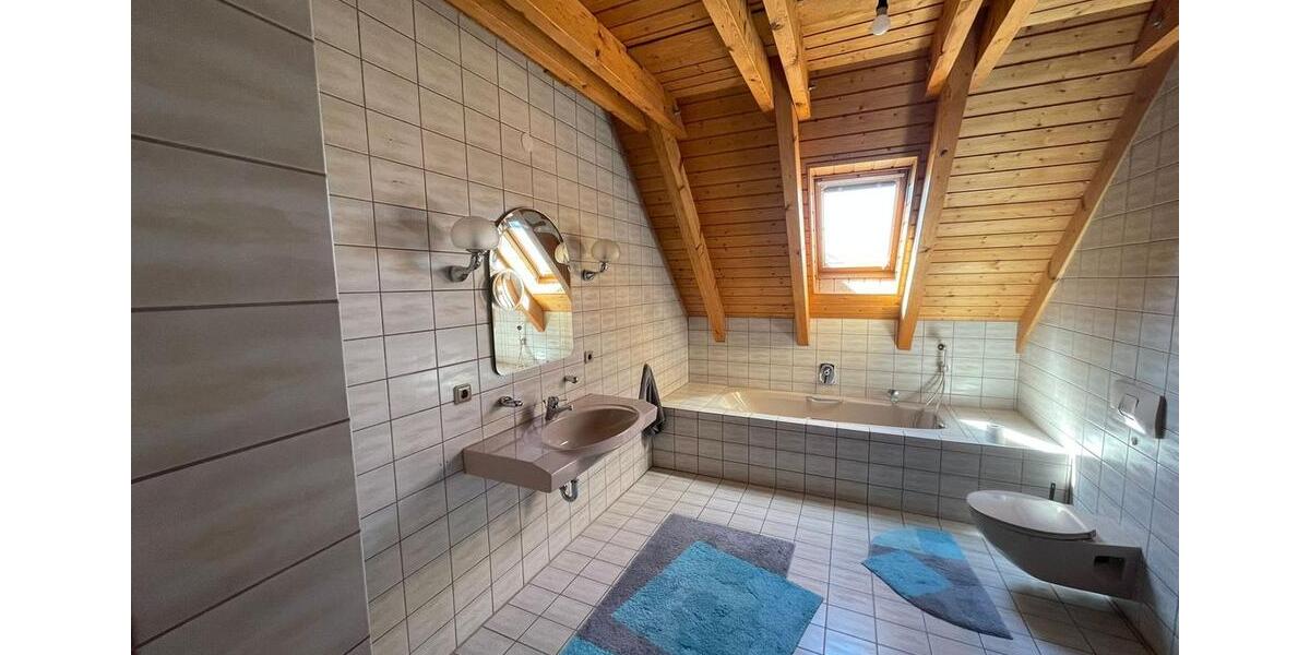 Einfamilienhaus Kösching - 7 Zimmer, 142 m&sup2;, 483.000&euro; | Angebot:26942044