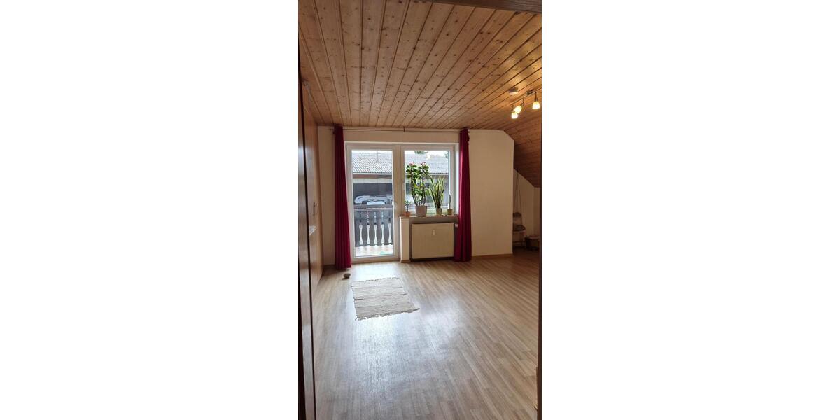 Dachgeschoßwohnung Neuburg an der Donau - 4 Zimmer, 121 m&sup2;, 950&euro; | Angebot:26041339