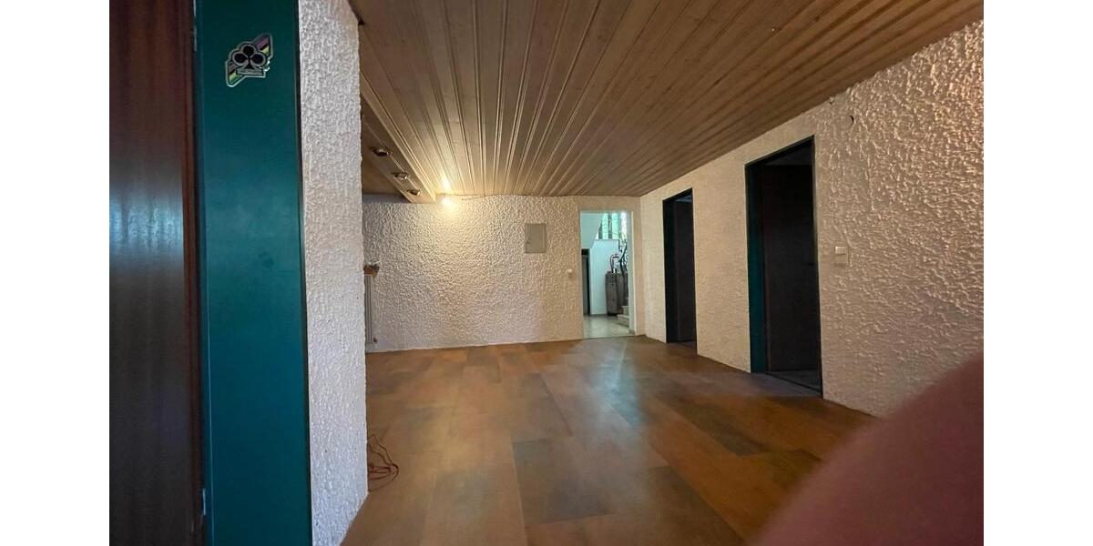 Einfamilienhaus Wettstetten - 10 Zimmer, 245 m&sup2;, 915.000&euro; | Angebot:26305290
