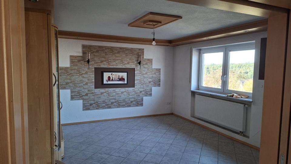 Etagenwohnung Brunnen - 4 Zimmer, 103 m&sup2;, 850&euro; | Angebot:25382350