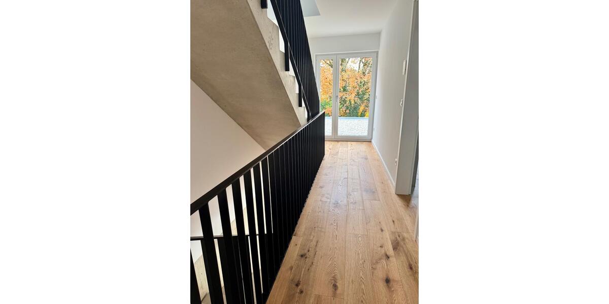 Doppelhaushälfte Geisenfeld - 5 Zimmer, 175 m&sup2;, 2.450&euro; | Angebot:27611570