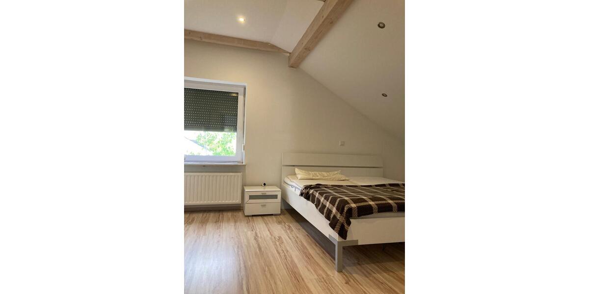 Dachgeschoßwohnung Weichering - 1 Zimmer, 25 m&sup2;, 300&euro; | Angebot:26447535