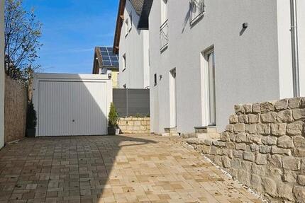 Haus Denkendorf - 4 Zimmer, 127 m&sup2;, 490.000&euro; | Angebot:26963235
