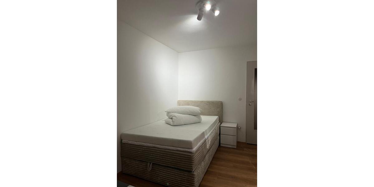 Erdgeschoßwohnung Ingolstadt Nordost - 7 Zimmer, 10 m&sup2;, 345&euro; | Angebot:26272771