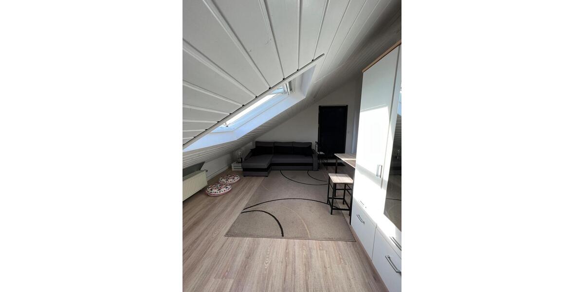 Dachgeschoßwohnung Ingolstadt Nordost - 2 Zimmer, 33 m&sup2;, 950&euro; | Angebot:26480060