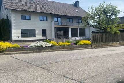 Haus Neustadt an der Donau / Hienheim Hienheim - 9 Zimmer, 208 m&sup2;, 369.000&euro; | Angebot:26463841