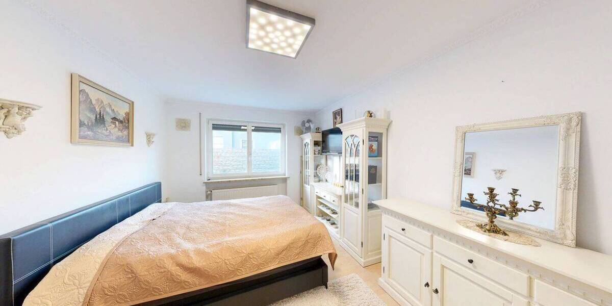 Einfamilienhaus Ingolstadt Ringsee - 8 Zimmer, 318 m&sup2;, 1.190.000&euro; | Angebot:26092993