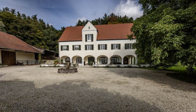 Luxuriöser Landsitz mit Gestüt und Mühle 12 ha Eigenland - Einfamilienhaus Geisenfeld | Angebot:19800175