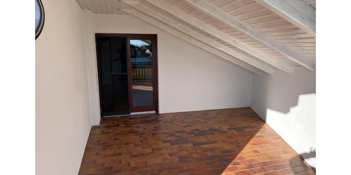Etagenwohnung Lenting - 3 Zimmer, 130 m&sup2;, 1.400&euro; | Angebot:26060944