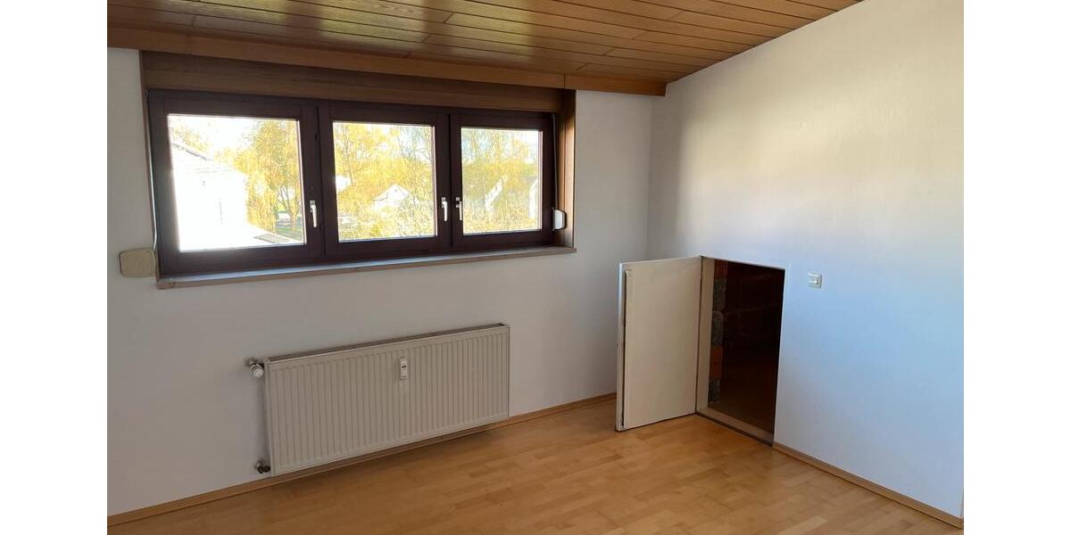 Etagenwohnung Lenting - 3 Zimmer, 130 m&sup2;, 1.400&euro; | Angebot:26060944
