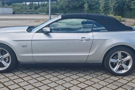 Ford Mustang 90.500 km 22.500 &euro; Großmehring 85098